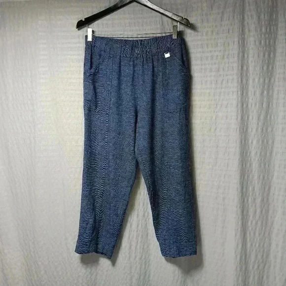 Ellen  Tracy Linen/ Rayon blend Blue like denim color Capris. Ladies size M - Picture 1 of 7